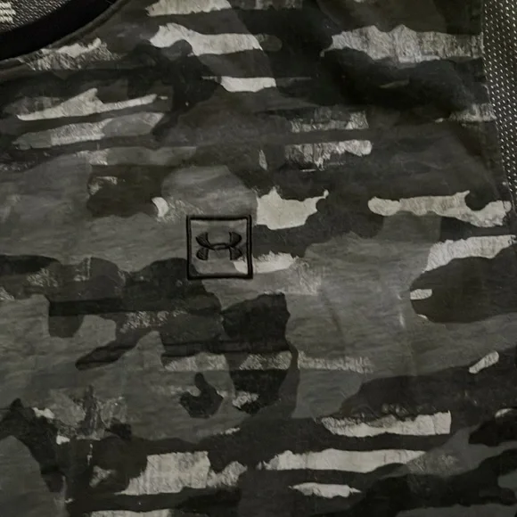 Under Armour Camo Tee - Picture 3 of 5